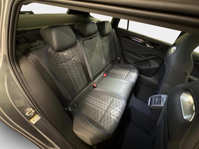 Volkswagen Passat Variant R-Line 2.0 TSI 4Motion 265PS/195kW DSG7 2026 +AHK+PANO+BLACK+360+TRAVEL ASSIST 