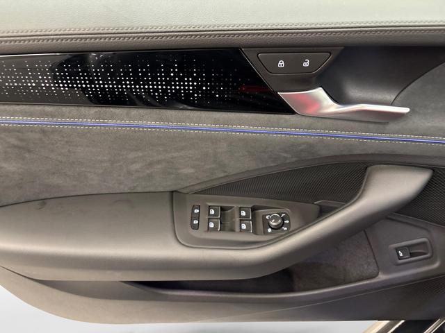 Volkswagen Passat Variant R-Line 2.0 TSI 4Motion 265PS/195kW DSG7 2026 +AHK+PANO+BLACK+360+TRAVEL ASSIST 