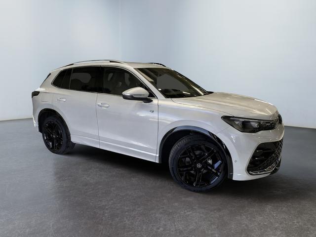 Vorlauffahrzeug Volkswagen Tiguan - R-Line 1.5 eTSI 150PS/110kW DSG7 2026  AHK  20" Leeds  HD Matrix  Navi  360  Assistenzpaket