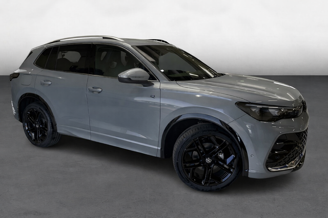 Vorlauffahrzeug Volkswagen Tiguan - R-Line 1.5 eTSI 150PS/110kW DSG7 2026  AHK  Pano  HD Matrix  Navi  360  Assistenzpaket