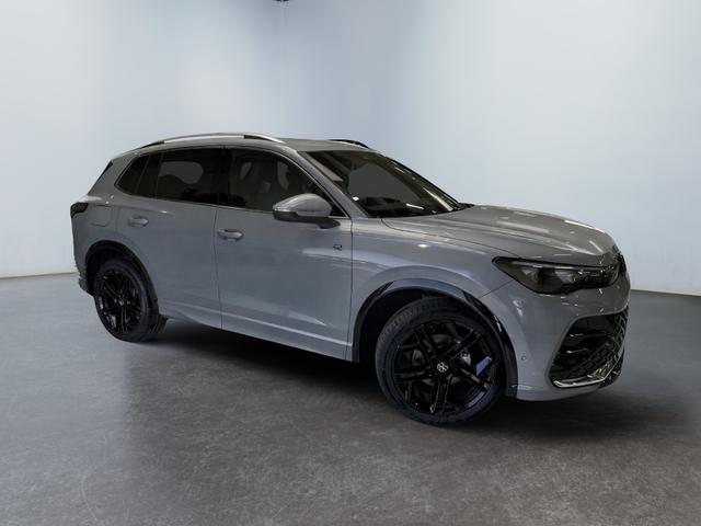 Vorlauffahrzeug Volkswagen Tiguan - R-Line 1.5 eTSI 150PS/110kW DSG7 2026  AHK  20" Leeds  HD Matrix  Navi  360  Assistenzpaket