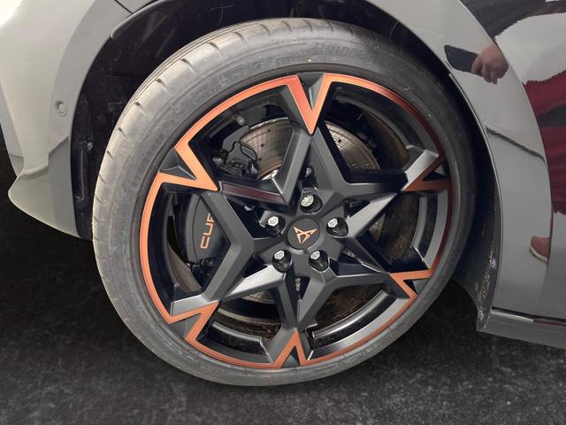 Cupra Leon Sportstourer VZ 2.0 TSI 333PS/245kW 4x4 DSG7 2026 | +AHK +NAVI +Matrix +Immersive +5J Erw. Garantie 