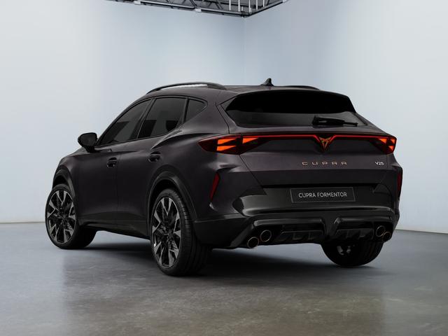 Beispielbilder, ggf. teilweise mit Sonderausstattung