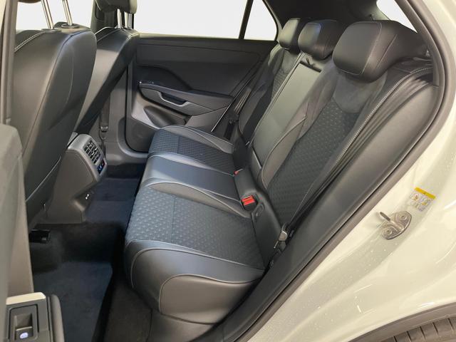 Volkswagen T-Roc R-Line 1.5 eTSI 150PS/110kW DSG7 2026 *Neues Modell* | +AHK +BlackStyle +19" ALU +IQ.Licht-Matrix +NAVI 