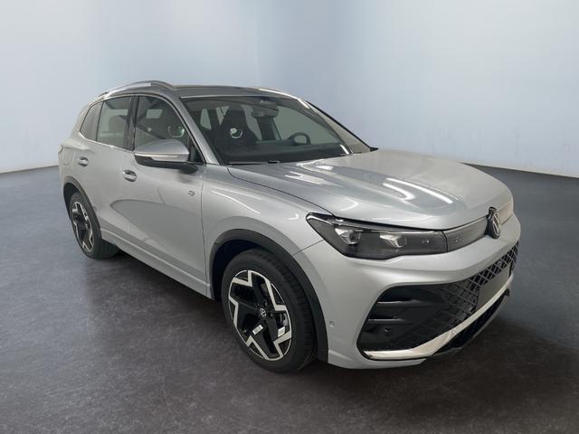 Volkswagen Tiguan - R-Line 1.5 eTSI 150PS/110kW DSG7 2026 +AHK +HuD +15" Infotainment