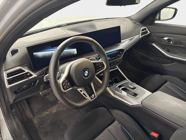 BMW 3er Touring 330i xDrive M Sport 245PS/180kW Steptronic 2026 | +18" ALU +Pano +HiFi-SoundSystem +ACC +Get&ouml;nte Scheiben 