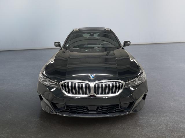 BMW 3er Touring 330i xDrive M Sport 245PS/180kW Steptronic 2026 | +18" ALU +Pano +HiFi-SoundSystem +ACC +Get&ouml;nte Scheiben 