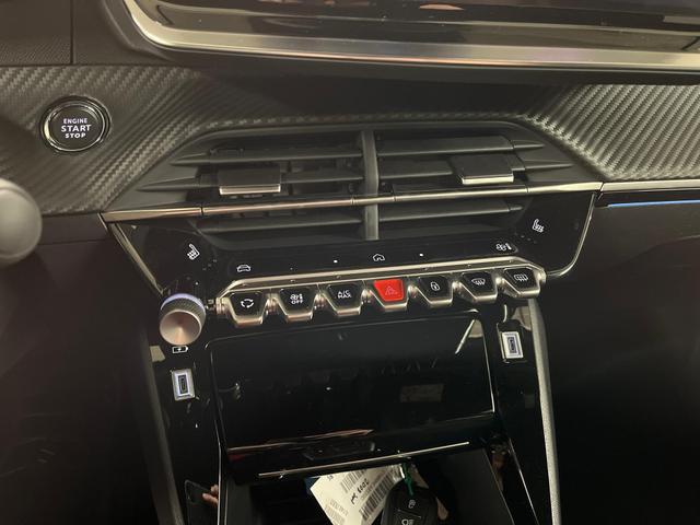Peugeot e-2008 54kWh 156PS/115kW GT 2026, 401km WLTP | +17" ALU +360-Grad&RFK +W&auml;rmepumpe +Adaptiver Tempomat +Apple CarPlay +SHZ +FULL-LED-Scheinwerfer +Get&ouml;nte Scheiben 