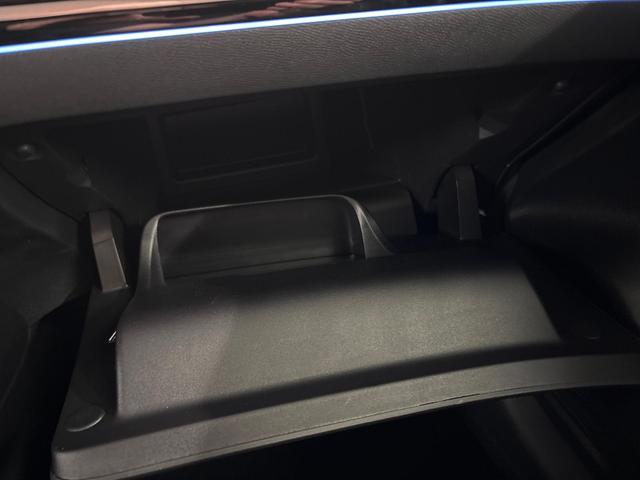 Peugeot e-208 54kWh 156PS/115kW GT Pack 2026, 421km WLTP | +17" ALU +Glasdach +RFK +Adaptiver Tempomat +P.Sensor V+H +EL. Fahrersitz +Massage +Apple CarPlay +W&auml;rmepumpe 