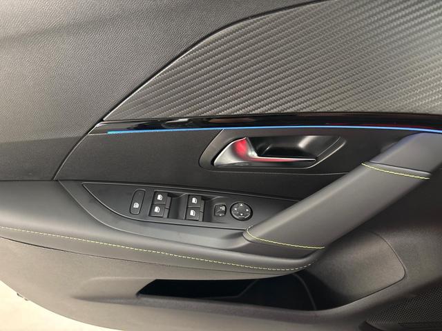 Peugeot e-208 54kWh 156PS/115kW GT Pack 2026, 421km WLTP | +17" ALU +Glasdach +RFK +Adaptiver Tempomat +P.Sensor V+H +EL. Fahrersitz +Massage +Apple CarPlay +W&auml;rmepumpe 