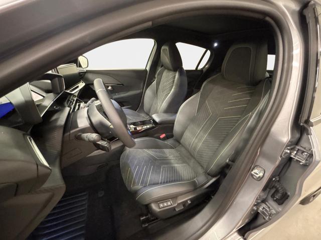 Peugeot e-208 54kWh 156PS/115kW GT Pack 2026, 421km WLTP | +17" ALU +Glasdach +RFK +Adaptiver Tempomat +P.Sensor V+H +EL. Fahrersitz +Massage +Apple CarPlay +W&auml;rmepumpe 