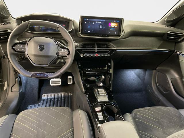 Peugeot e-208 54kWh 156PS/115kW GT Pack 2026, 421km WLTP | +17" ALU +Glasdach +RFK +Adaptiver Tempomat +P.Sensor V+H +EL. Fahrersitz +Massage +Apple CarPlay +W&auml;rmepumpe 
