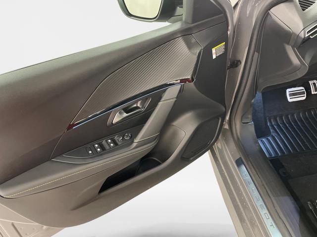 Peugeot e-208 54kWh 156PS/115kW GT Pack 2026, 421km WLTP | +17" ALU +Glasdach +RFK +Adaptiver Tempomat +P.Sensor V+H +EL. Fahrersitz +Massage +Apple CarPlay +W&auml;rmepumpe 