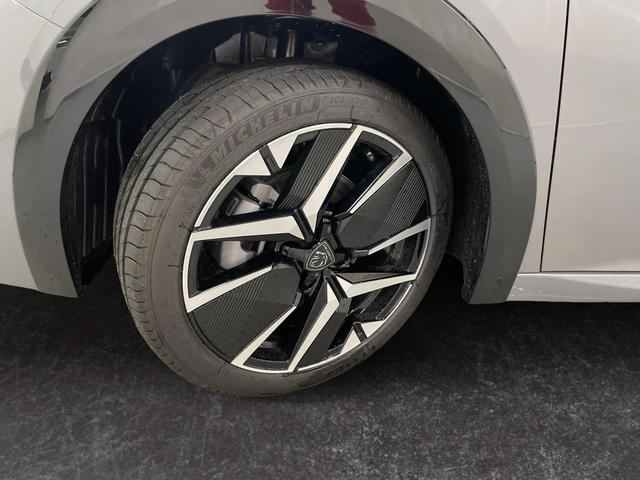 Peugeot e-208 54kWh 156PS/115kW GT Pack 2026, 421km WLTP | +17" ALU +Glasdach +RFK +Adaptiver Tempomat +P.Sensor V+H +EL. Fahrersitz +Massage +Apple CarPlay +W&auml;rmepumpe 
