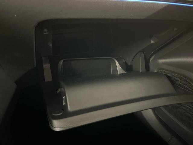 Peugeot e-2008 54kWh 156PS/115kW GT 2026, 401km WLTP | +17" ALU +360-Grad&RFK +W&auml;rmepumpe +Adaptiver Tempomat +Apple CarPlay +SHZ +FULL-LED-Scheinwerfer +Get&ouml;nte Scheiben 