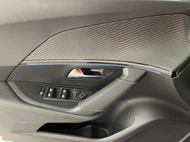 Peugeot e-2008 54kWh 156PS/115kW GT 2026, 401km WLTP | +17" ALU +360-Grad&RFK +W&auml;rmepumpe +Adaptiver Tempomat +Apple CarPlay +SHZ +FULL-LED-Scheinwerfer +Get&ouml;nte Scheiben 