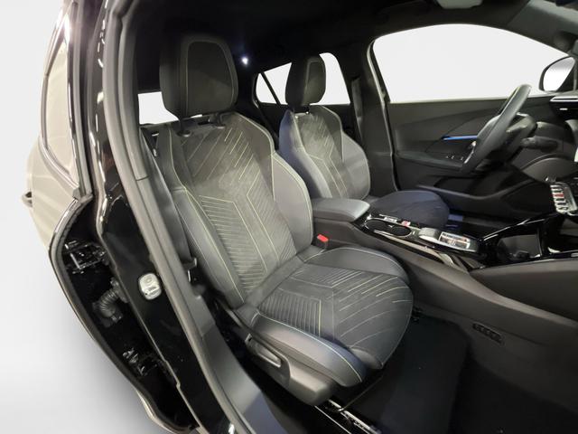 Peugeot e-2008 54kWh 156PS/115kW GT 2026, 401km WLTP | +17" ALU +360-Grad&RFK +W&auml;rmepumpe +Adaptiver Tempomat +Apple CarPlay +SHZ +FULL-LED-Scheinwerfer +Get&ouml;nte Scheiben 