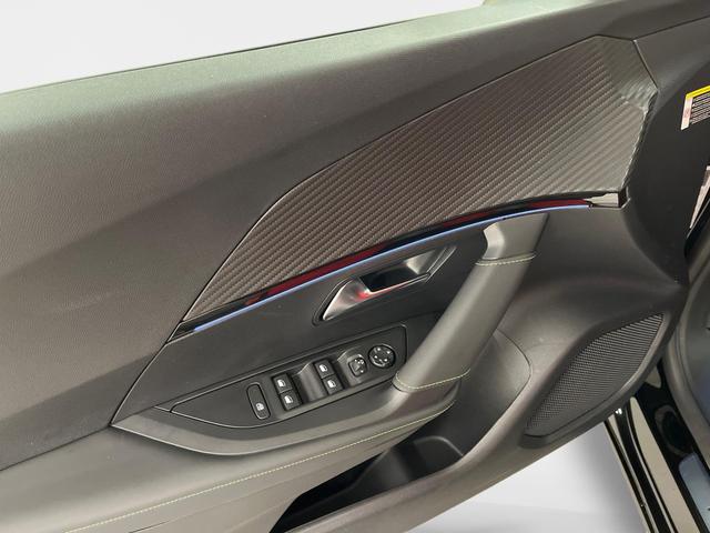 Peugeot e-2008 54kWh 156PS/115kW GT 2026, 401km WLTP | +17" ALU +360-Grad&RFK +W&auml;rmepumpe +Adaptiver Tempomat +Apple CarPlay +SHZ +FULL-LED-Scheinwerfer +Get&ouml;nte Scheiben 
