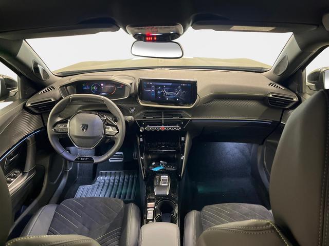Peugeot e-2008 54kWh 156PS/115kW GT 2026, 401km WLTP | +17" ALU +360-Grad&RFK +W&auml;rmepumpe +Adaptiver Tempomat +Apple CarPlay +SHZ +FULL-LED-Scheinwerfer +Get&ouml;nte Scheiben 