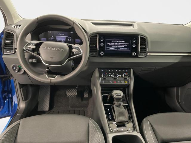 Skoda Karoq Selection 1.5 TSI 150PS/110kW DSG 2026 | +TravelAssist +RFK & Parksensoren +Var. Gep&auml;ckraumboden 