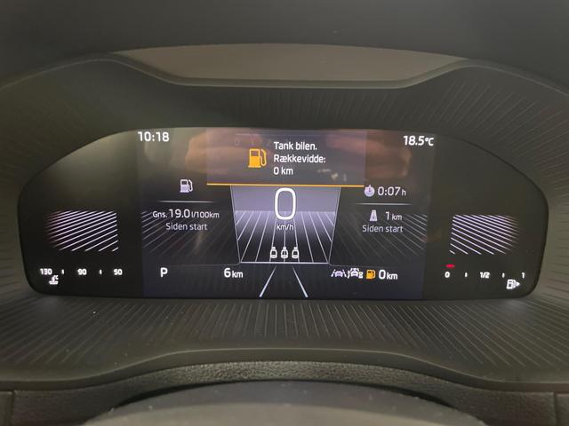 Skoda Karoq Selection 1.5 TSI 150PS/110kW DSG 2026 | +TravelAssist +RFK & Parksensoren +Var. Gep&auml;ckraumboden 