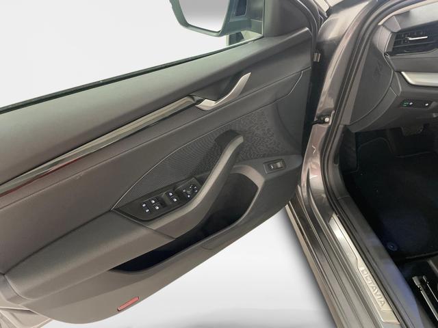 Skoda Octavia Combi Selection 1.5 eTSI mHEV 150PS/110kW DSG7 2026 +AHK+SUNSET+3-ZONE+RFK+KESSY+EL.HECK+BHZ. LENKRAD 