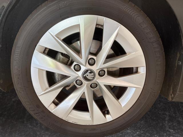 Skoda Octavia Combi Selection 1.5 eTSI mHEV 150PS/110kW DSG7 2026 +AHK+3-ZONE+RFK+KESSY+EL.HECK+BHZ. LENKRAD 