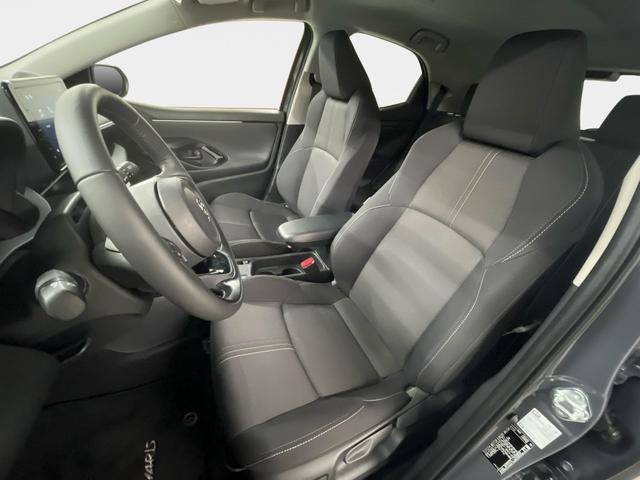 Toyota Yaris Active Plus Tech 1.5 VVT-i Hybrid 116PS/85kW CVT 2026 +17" ALU +RFK +Smart-Entry +LED +Get&ouml;nte Scheiben +Parksensor V+H 
