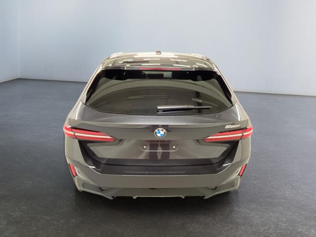 5er Touring 520i M-Sport 190PS/140kW Steptronic +AHK +20" +MSportpaket +MSportfahrwerk +DrivingAssistantPlus +AdaptiveLED +HarmanKardon +DigitalKey +ParkAssist +Sitzhzg +WirelessCharging +Sonnenschutzverglasung +ShadowLine 