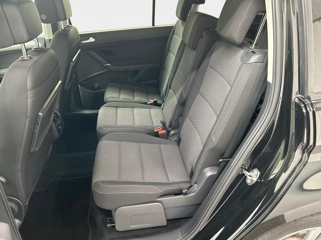 Volkswagen Touran Comfortline Edition 1.5 TSI EVO ACT 150PS/110kW DSG7 2026 | *7-SITZER* +AHK +CarPlay +RFK +17"ALU +SHZ. +Get&ouml;nte Scheiben 