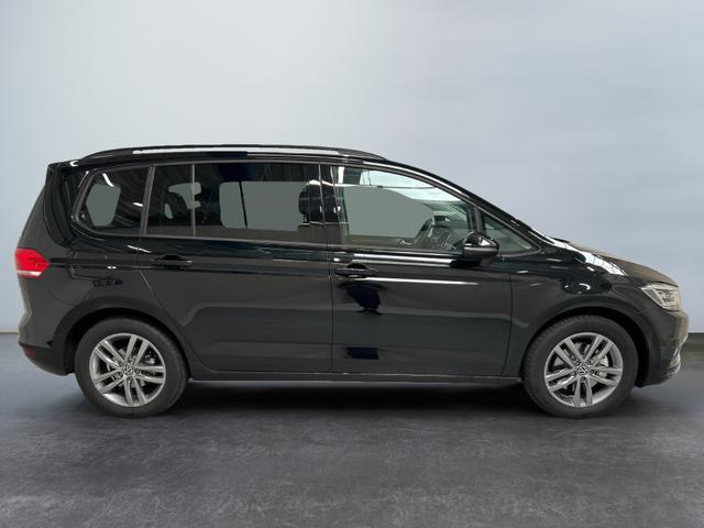 Volkswagen Touran Comfortline Edition 1.5 TSI EVO ACT 150PS/110kW DSG7 2026 | *7-SITZER* +AHK +CarPlay +RFK +17"ALU +SHZ. +Get&ouml;nte Scheiben 