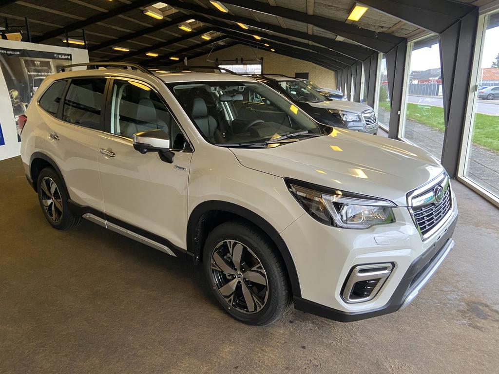 Subaru Forester Summit 2.0 eBoxer 150+17PS/110+12kW