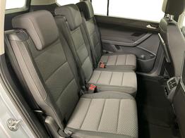Volkswagen Touran Comfortline Edition 1.5 TSI EVO ACT 150PS/110kW DSG7 2025 | +App-Connect +Navi +RFK +LED - RESERVIERT 