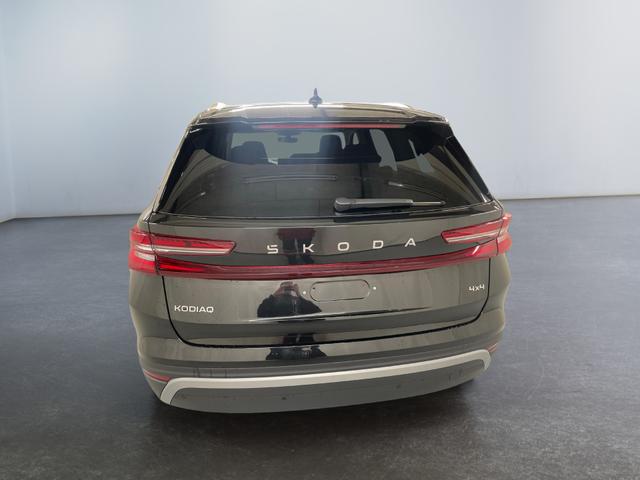 Skoda Kodiaq SELECTION 2.0 TDI 193PS/142kW DSG 4x4 2025 | 7 Sitzer *+Leder +KomfortPlus +Perf.-Paket +L&S-Paket +Pano +AHK +STH* 