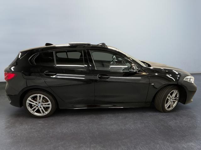 BMW 1er 118 i M Sport 136PS/100kW Steptronic 2024 | *+17" ALU +Pano +Park Assist +Getonte HS* - RESERVIERT 