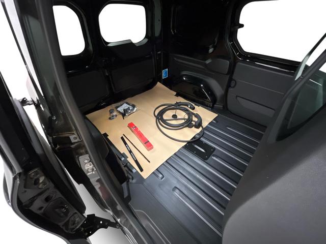 Nissan Townstar Van L1 Tekna Electric 45kWh 122PS/90kW Aut. 2024 | *+AHK +Wärmepumpe +Glas-Paket +ProPilot Paket* 