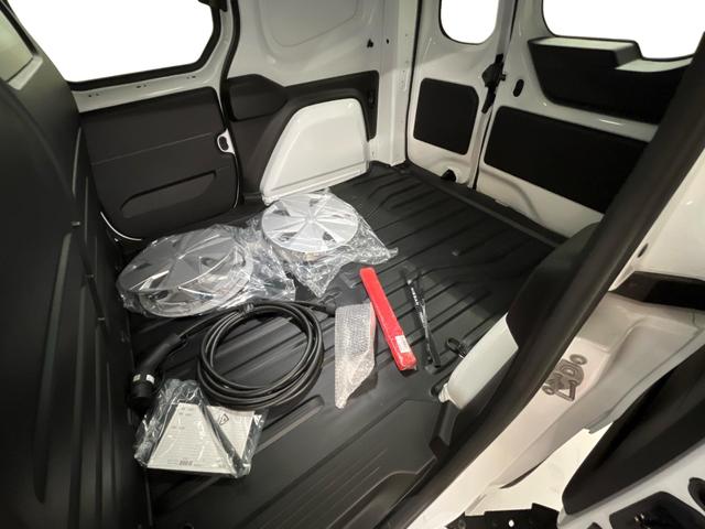 Nissan Townstar Van L1 Acenta light 3-Sitzer Electric 45kWh 122PS/90kW Aut. 2024 | *+AHK +Wärmepumpe +Glas-Paket* 