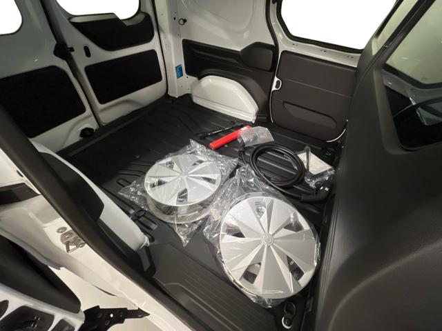 Nissan Townstar Van L1 Acenta light 3-Sitzer Electric 45kWh 122PS/90kW Aut. 2024 | *+AHK +Wärmepumpe +Glas-Paket* 
