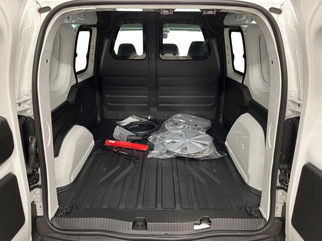 Nissan Townstar Van L1 Acenta light 3-Sitzer Electric 45kWh 122PS/90kW Aut. 2024 | *+AHK +Wärmepumpe +Glas-Paket* 