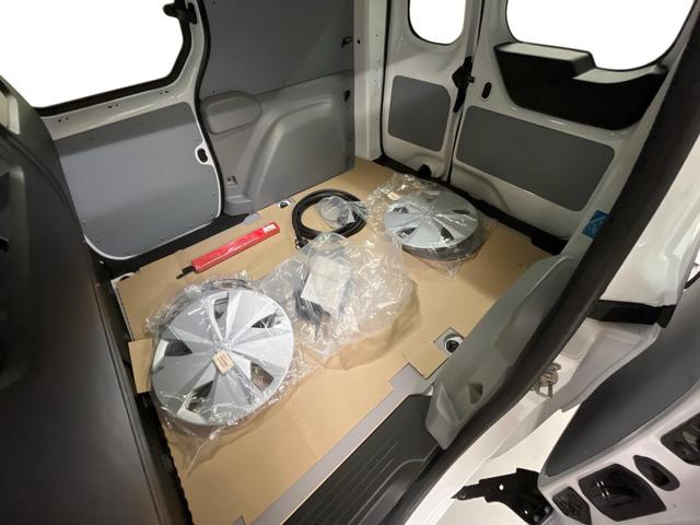 Nissan Townstar Van L1 N-Connecta Electric 45kWh 122PS/90kW Aut. 2024 | *+AHK +Wärmepumpe +Glas-Paket* 