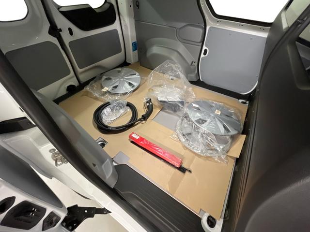Nissan Townstar Van L1 N-Connecta Electric 45kWh 122PS/90kW Aut. 2024 | *+AHK +Wärmepumpe +Glas-Paket* 