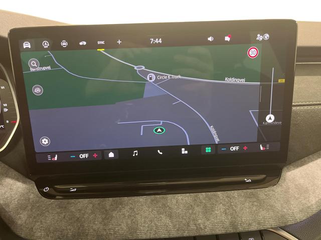 Skoda Octavia Combi Selection 1.5 eTSI mHEV 150PS/110kW DSG7 2025 *+Navi +Leder/Lounge +Matrix +RKF +KESSY +El. Heckklappe* 
