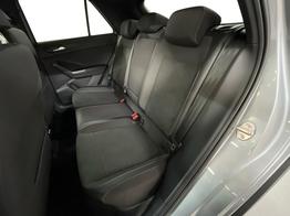 Volkswagen T-Roc Black Edition/Silver Edition 1.5 TSI 150PS/110kW DSG 2025 +Black Paket+19"ALU+MATRIX+PANO 