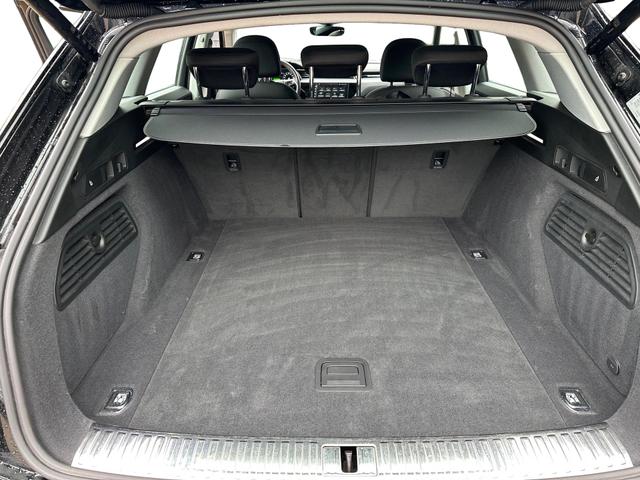 Audi e-tron 50 Quattro EV 313HP/230kW Automatic +19" ALU +SHZ +NAVI +Keyless Entry +LED +Rear view camera 