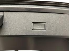 Volkswagen T-Roc Black Edition/Silver Edition 1.5 TSI 150PS/110kW DSG 2025 +Black Paket+19"ALU+MATRIX+PANO 