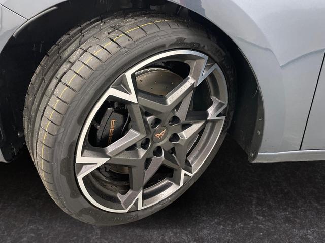 Cupra Leon Sportstourer VZ 2.0 TSI 333PS/245kW 4x4 DSG7 2026 +PANO+INT. DRIVE+MATRIX+360+AHK+Erweiterte Garantie. 