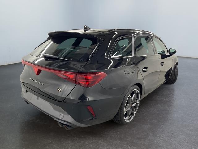 Cupra Leon Sportstourer VZ 2.0 TSI 333PS/245kW 4x4 DSG7 2026 +PANO+INT. DRIVE+MATRIX+360+AHK+Erweiterte Garantie. 