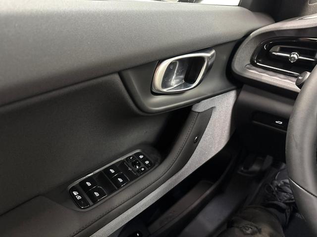 Polestar 2 Standard Range Single Motor 272HP 70kWh RWD 2025 