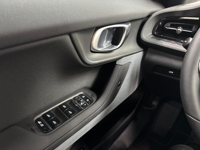 Polestar 2 Standard Range Single Motor 272HP 70kWh RWD 2025 