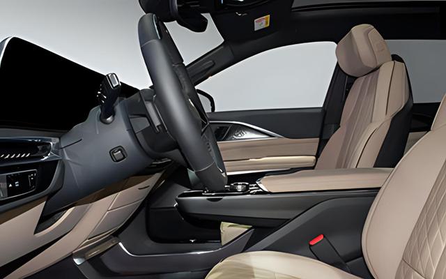 Cadillac Lyriq Sport AWD, Beispielbilder, ggf. teilweise mit Sonderausstattung